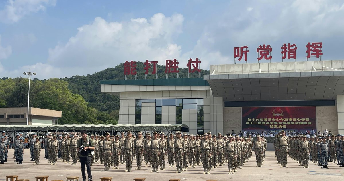 青少年軍事夏令營結業　中四學員無懼炎夏：唔辛苦咁嚟呢度做咩？