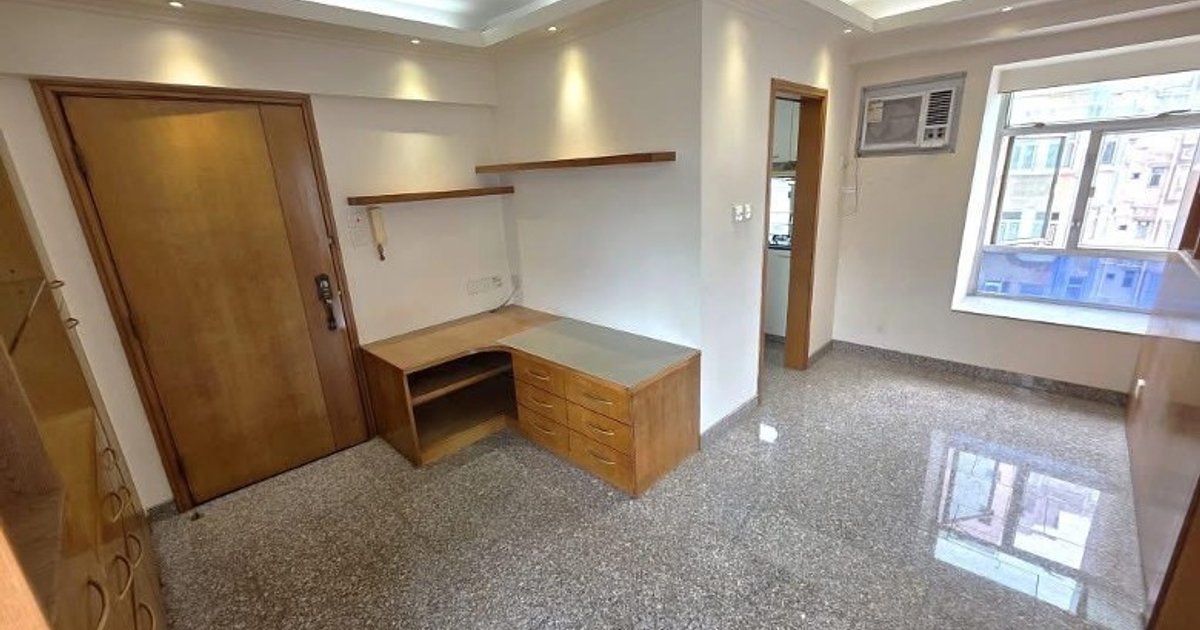 Hong Kong Auction Sees 10 Properties Sold, Repossessed Units Below Peak Prices