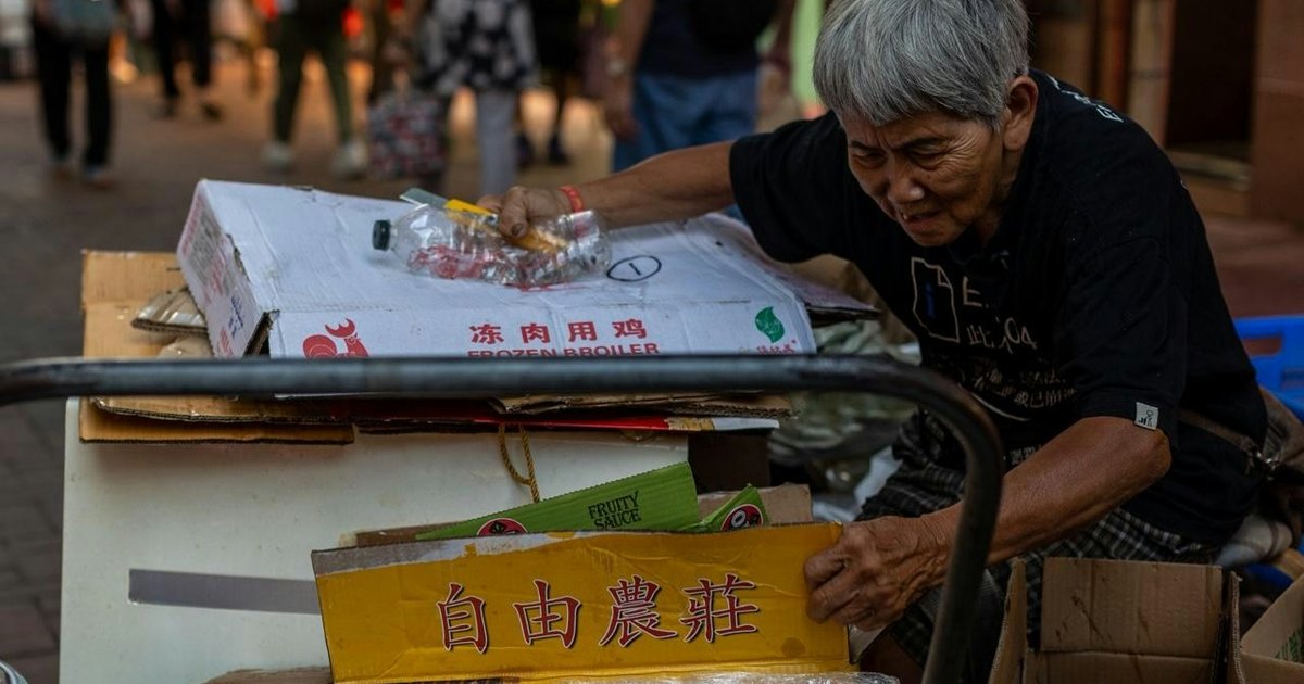 Waste paper trade squeezed as prices slump