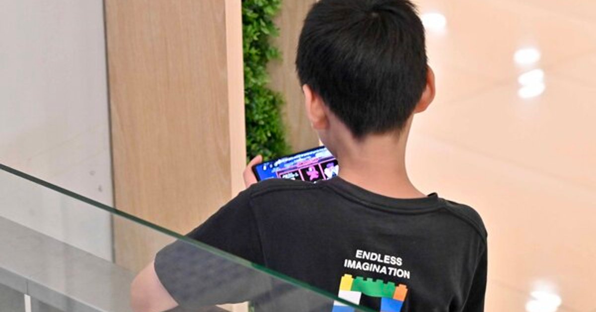 港府拟加强未成年人使用AI安全保障