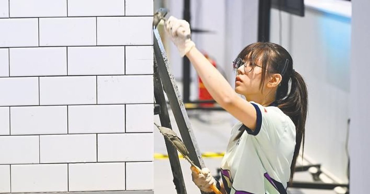 21歲港女征戰世界技能大賽 成牆地磚項目唯一女性參賽者