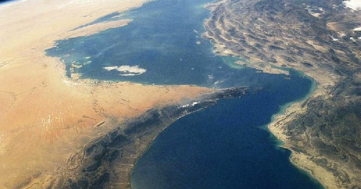 Iran, Oman Agree on New Strait of Hormuz Route; Reopening Remains Conditional