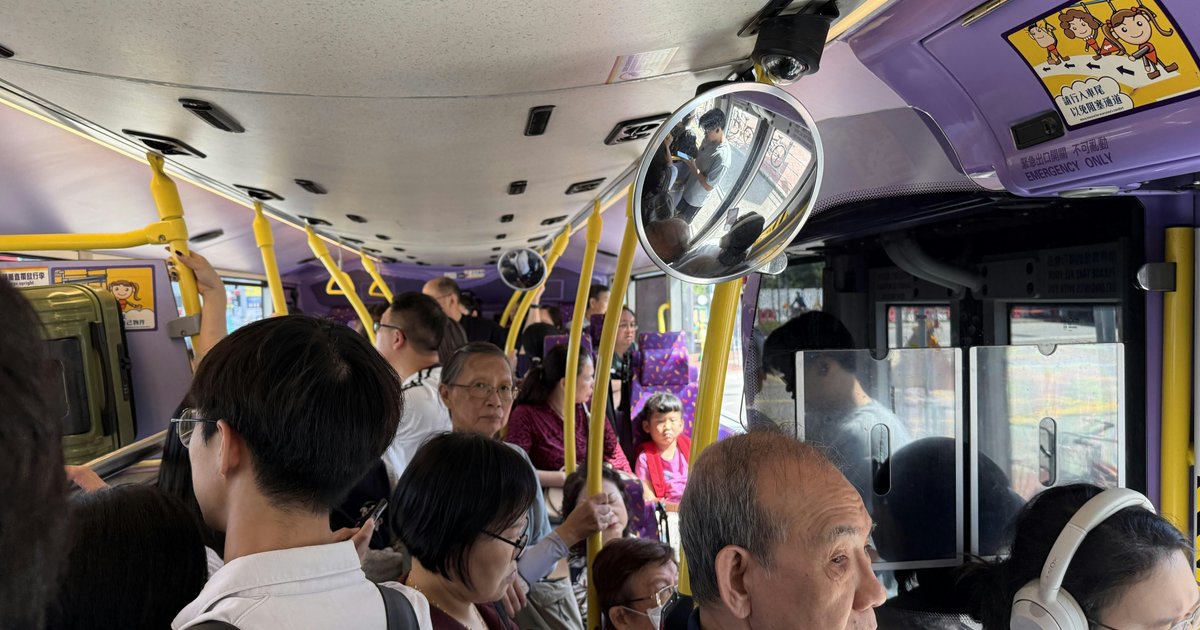 Security Bureau Urges Avoidance of Heung Yuen Wai Border During Peak Hours Amid Heavy Crowds