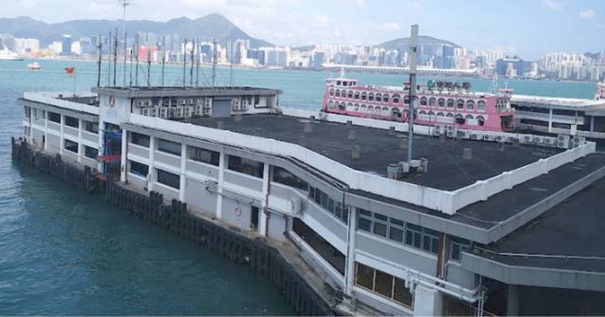 北角西渡轮码头六旬船长疑因风浪大坠海送医