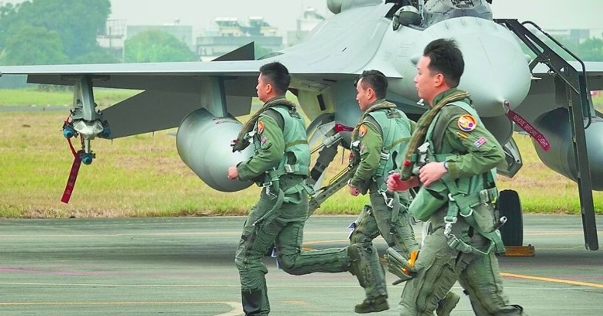 兩架F16V滯留夏威夷 前空軍副司令指涉政治