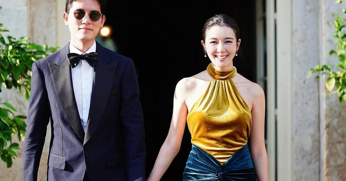 麥明詩快閃意大利賀友結婚 孖老公盛裝上陣恩愛放閃