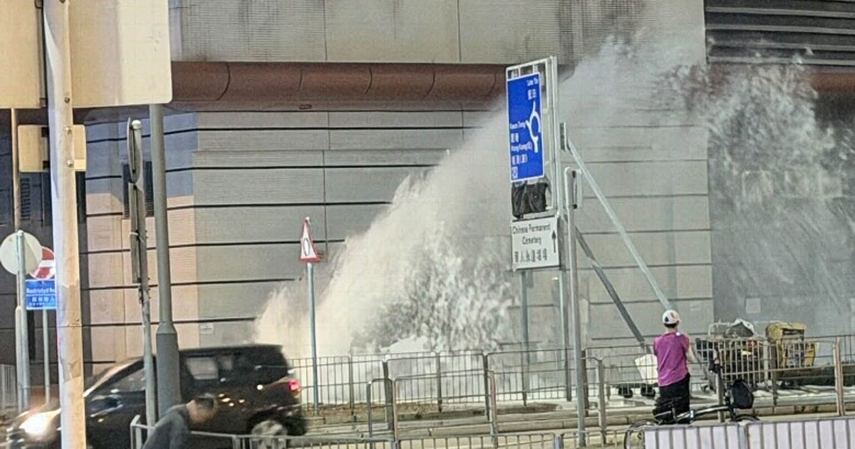 Burst Water Main Creates 3-Meter Fountain on Yau Tong Road
