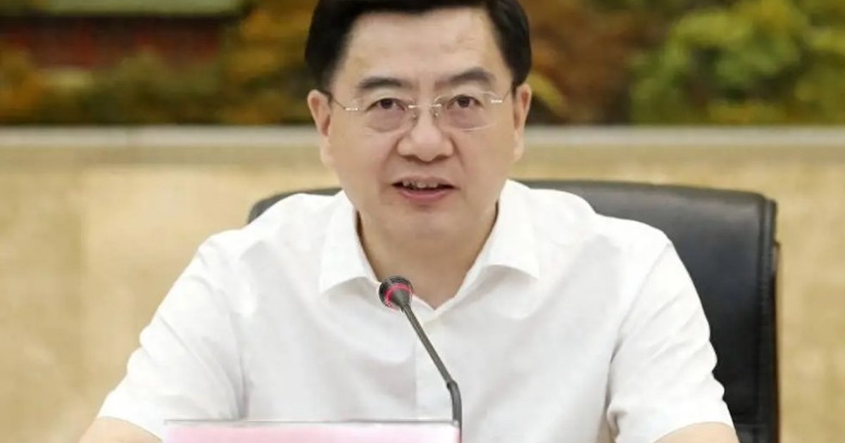 新疆原副主席陈伟俊涉受贿被提起公诉