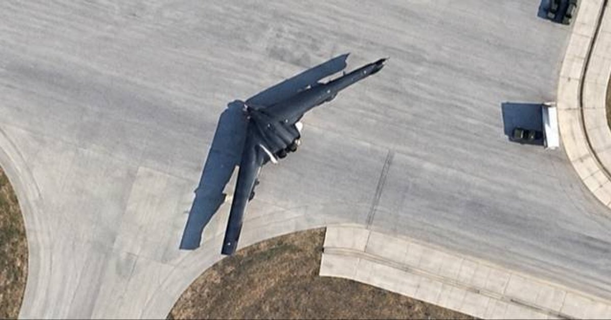 52米巨翼曝光 中國新型隱身無人機震撼現身 外媒關注突破美軍B-2設計思路