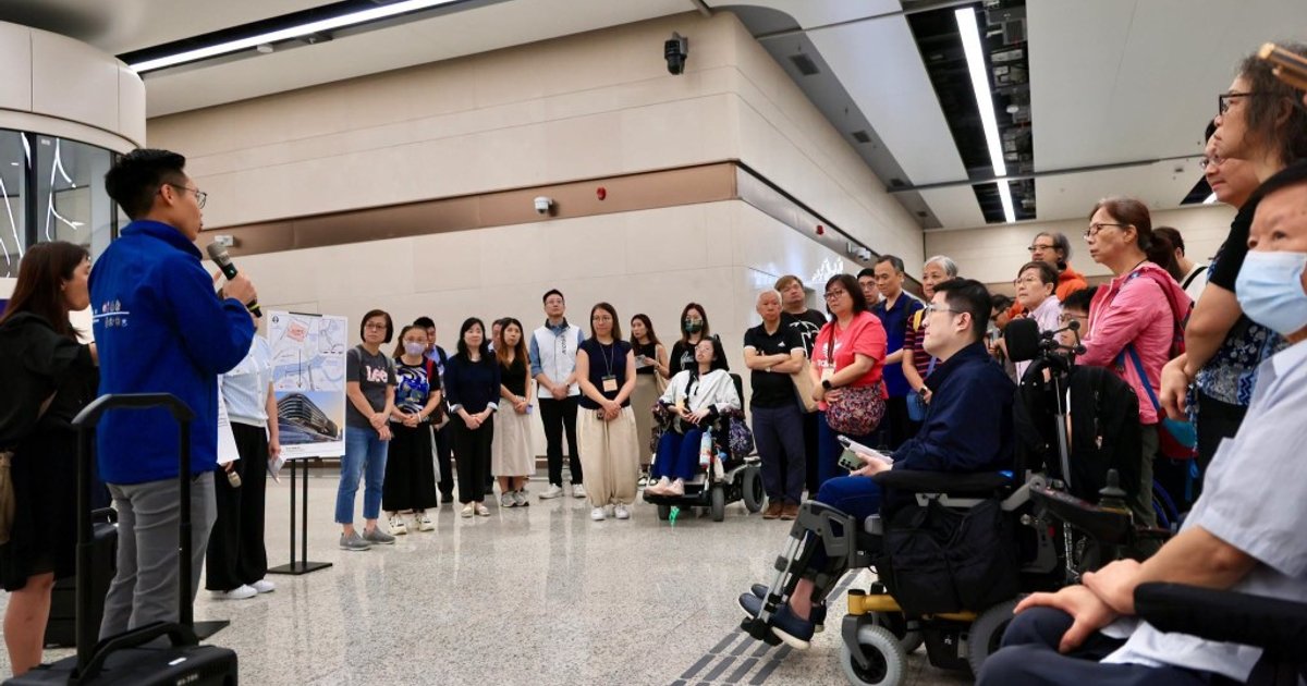 政府邀请残疾人士代表测试新皇岗口岸无障碍设施
