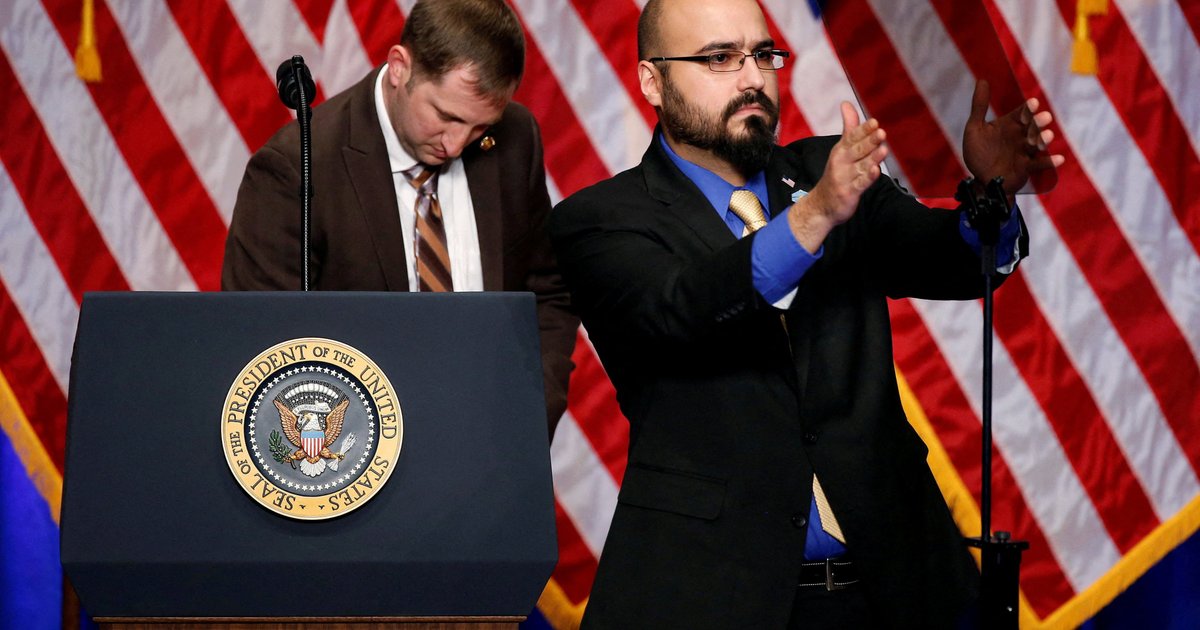Ex-White House operator fined over Trump speech bets