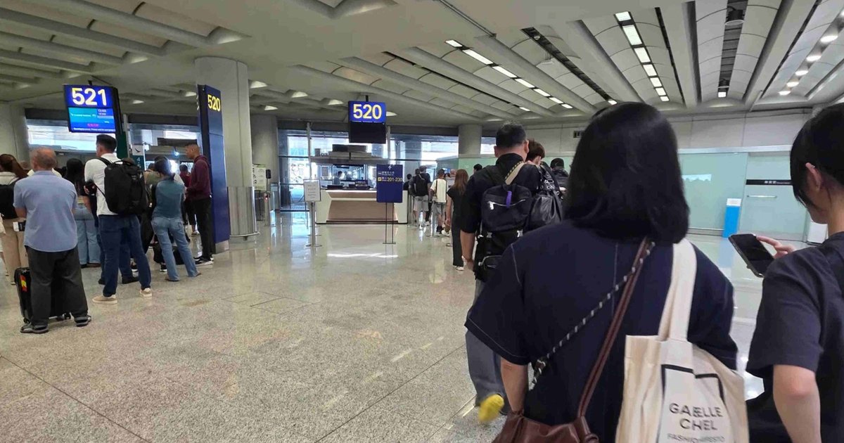 Hong Kong Airport Terminal 2 Train Breakdown Delays Travellers