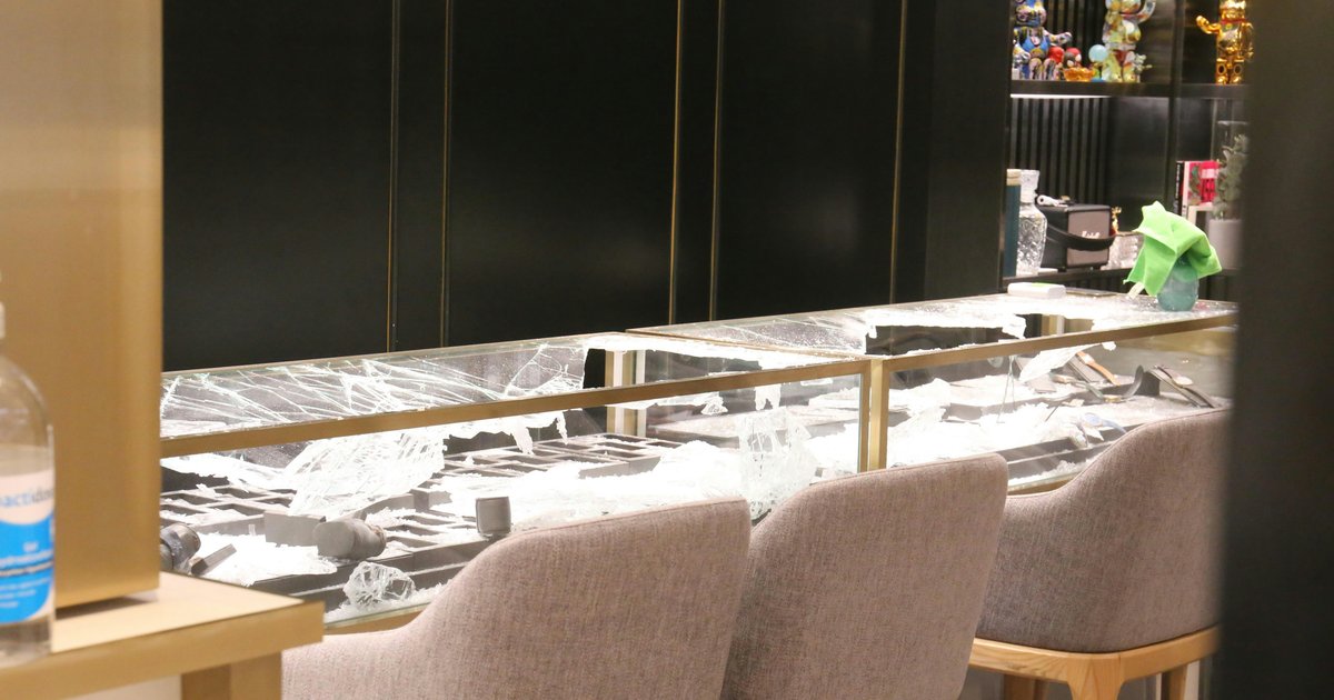 Four jailed over Causeway Bay watch shop robbery