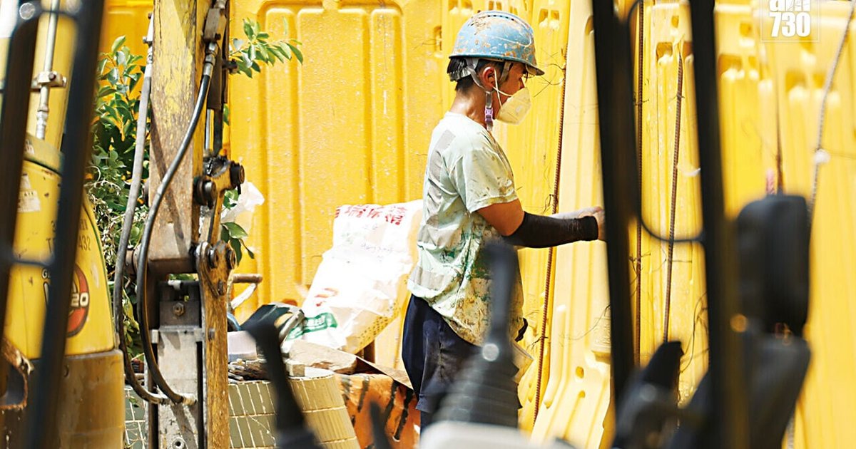 Labour Dept Enhances Heat Warning System with Lowered Thresholds