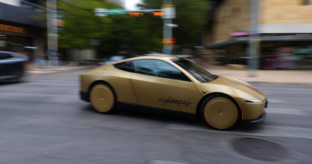 Feds Launch Probe Into Tesla's Steering-Wheel-Free Cybercabs