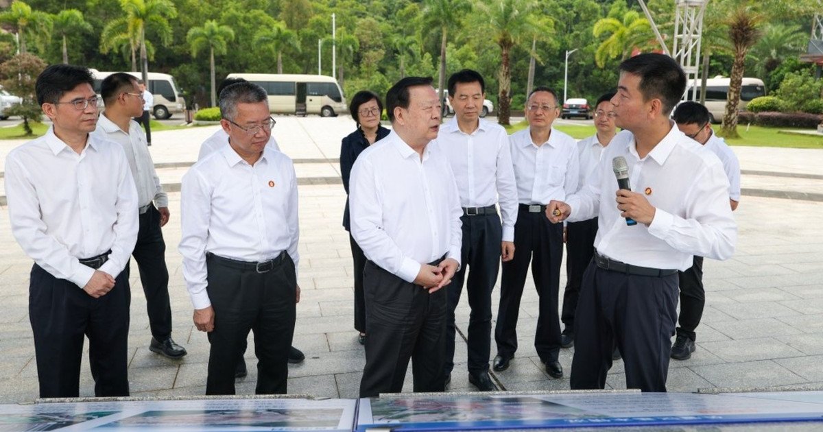 Xia Baolong visits Jiangmen on Hong Kong planning