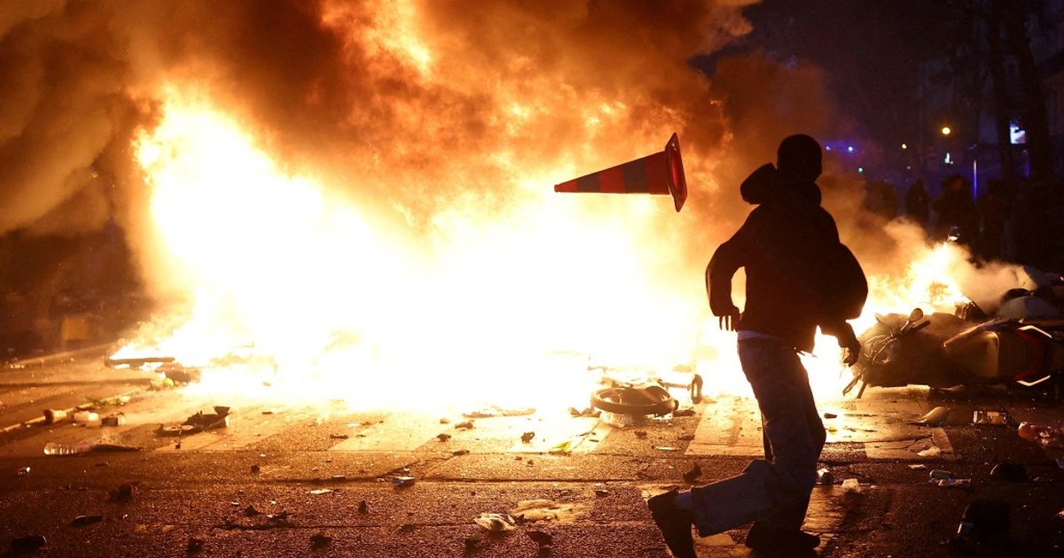 Hong Kong Issues Amber Travel Alert for France Amid Violent Protests