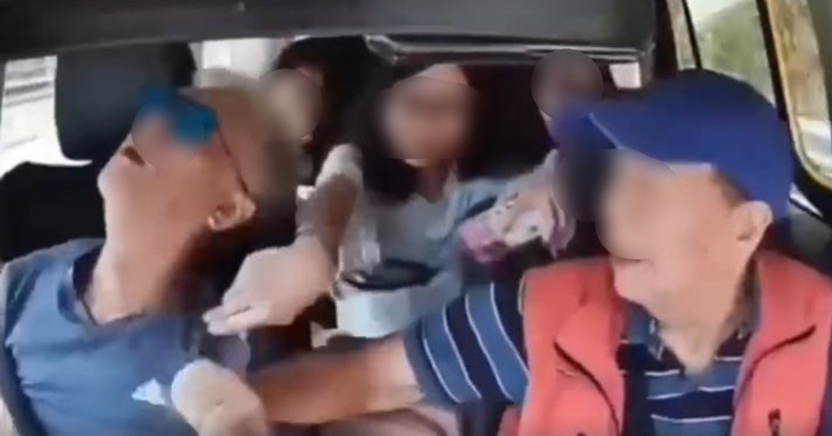 司机昏迷的士失控 乘客勇手救Taxi高速公路