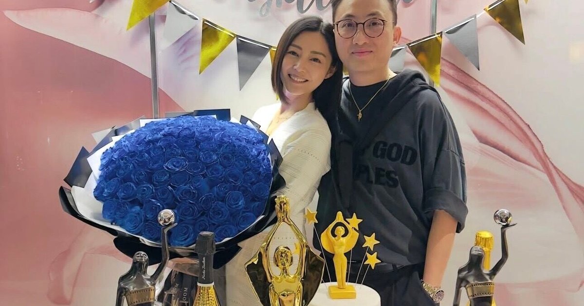 Michelle Wai Celebrates Best Actress Win with Husband's Surprise Blue Rose Bouquet