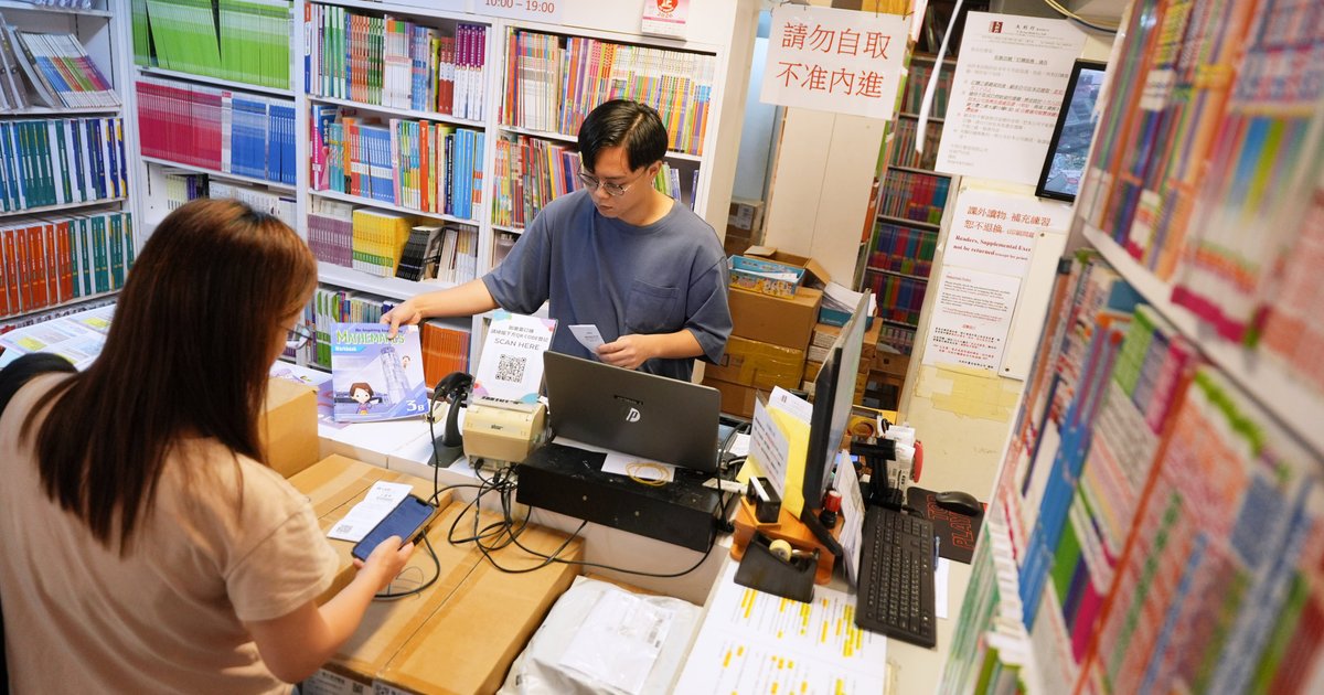 Parents Push for Return of Student Grant as Textbook Costs Soar