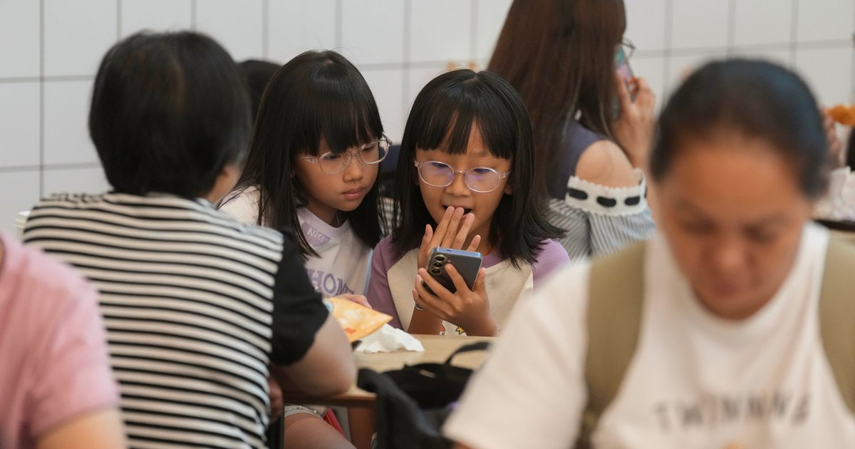 Hong Kong Parents Left to Navigate Children's Social Media Use Without Sufficient Government Support