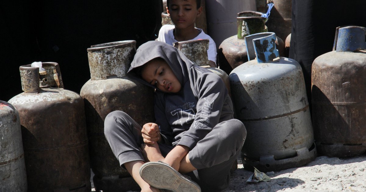 Houthi Missile Attack Kills 53 at Yemen Government Training Camp