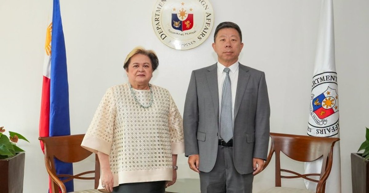 Philippines summons Chinese envoy over force remarks