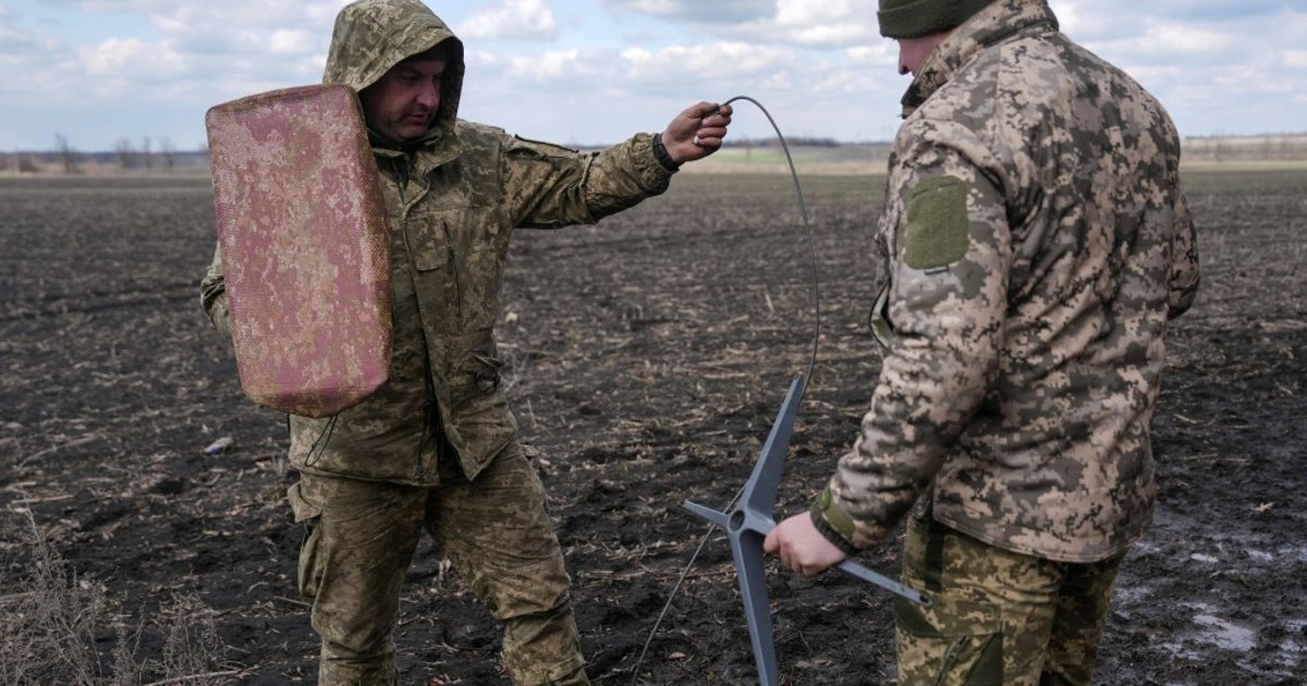 Questions persist over Starshield limits in Ukraine