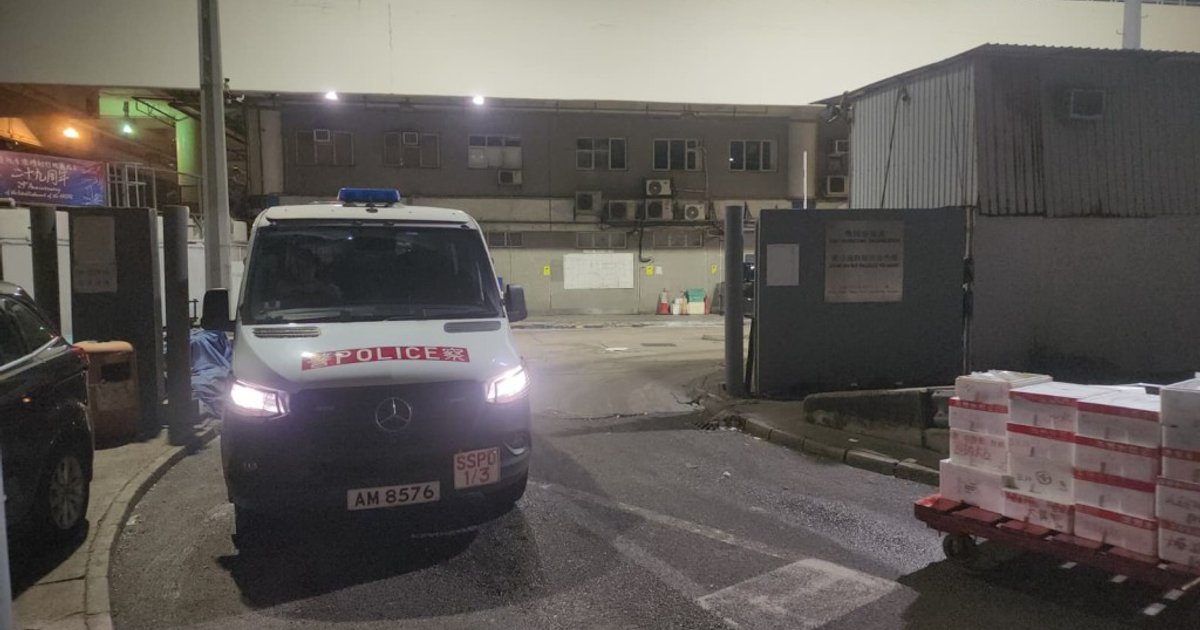 Male Worker Collapses, Dies at Cheung Sha Wan Fish Market Office
