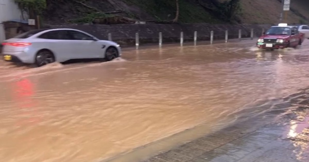 Water Main Burst Causes Road Collapse in Kwai Chung